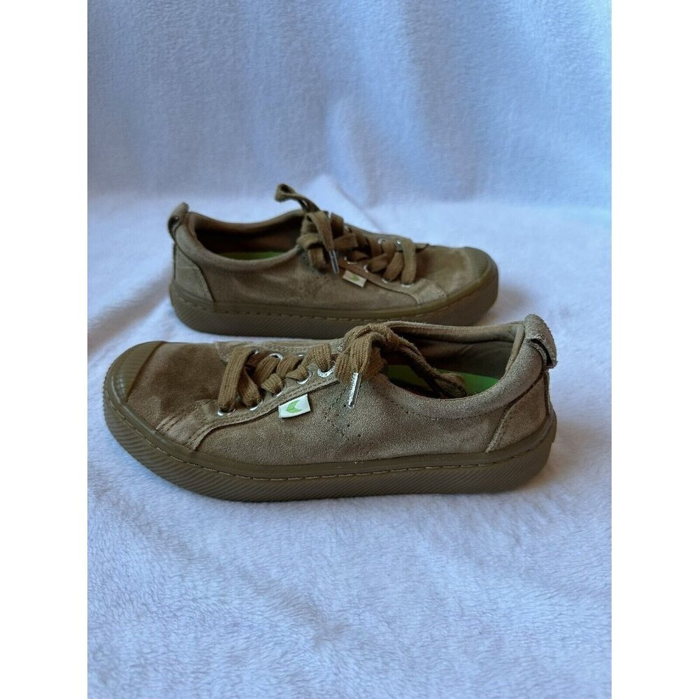 Cariuma OCA Low All Camel Suede Sneaker Unisex 4Men/5.5 Women